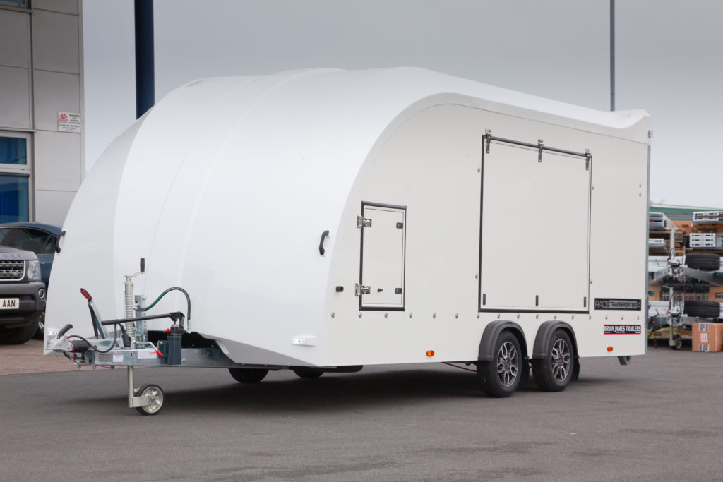 Remorque porte voiture fermée Brian James Trailers RT4 (2 essieux, PTAC 3T à 3T5, Longueur utile